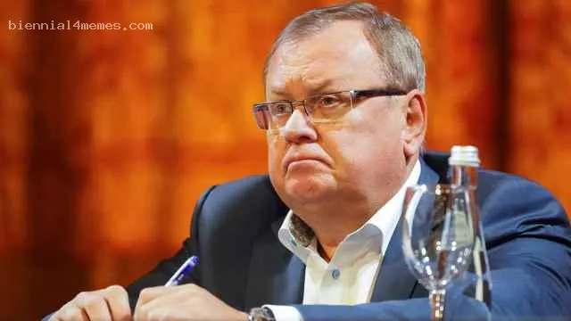 Глава ВТБ назвал «абсурдом» слухи о заморозке вкладов в банках