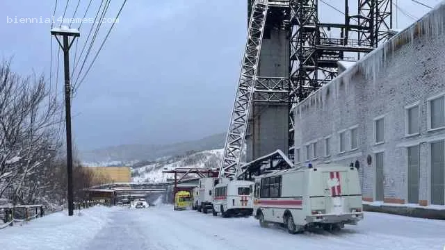 
								В Кузбассе произошло обрушение на шахте Абрамовича. Один человек оказался под завалами			