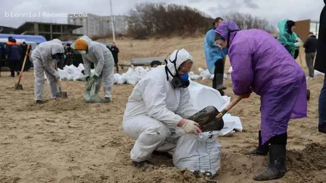 
								В Кремле не увидели причин вводить ЧС из-за утечки мазута в Черном море, СК поручили найти виновных среди местных чиновников			