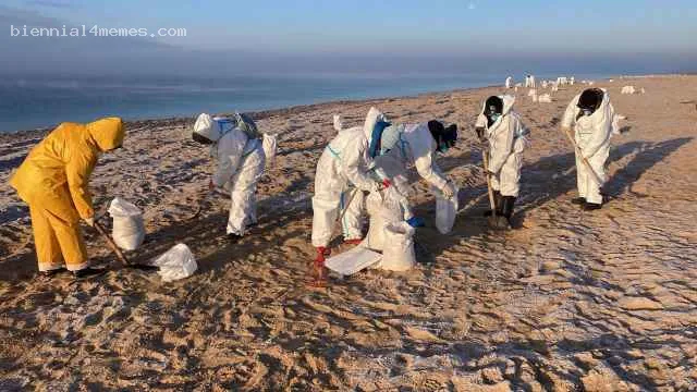 Выбросы мазута с потерпевших крушение в Черном море танкеров будут продолжаться до лета