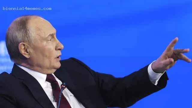 
								Путин потребовал от губернаторов, чтобы россияне любили власть и рожали детей
			